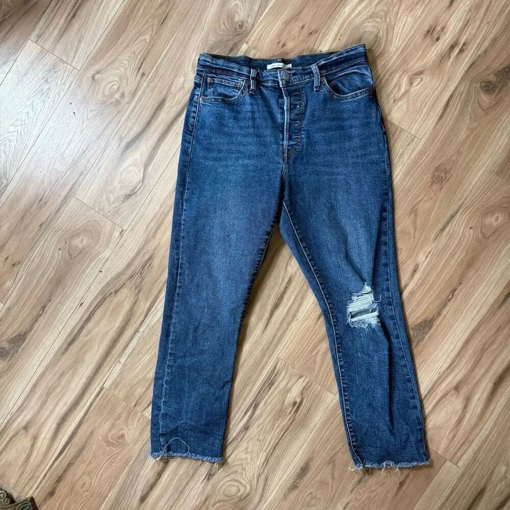 Levi’s Womens Blue Distressed Raw Hem Denim Wedgie Straight Jeans Size 32